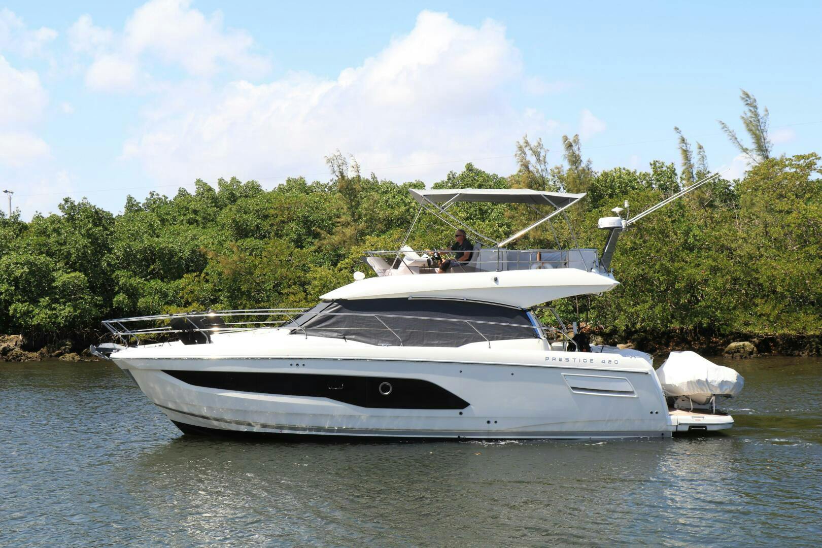 Prestige-420 Fly 2022 -Dania Beach-Florida-United States-5229666