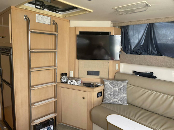 Carver-350 Mariner 2000-Satellite Office Mount Pleasant-South Carolina-United States-4257548