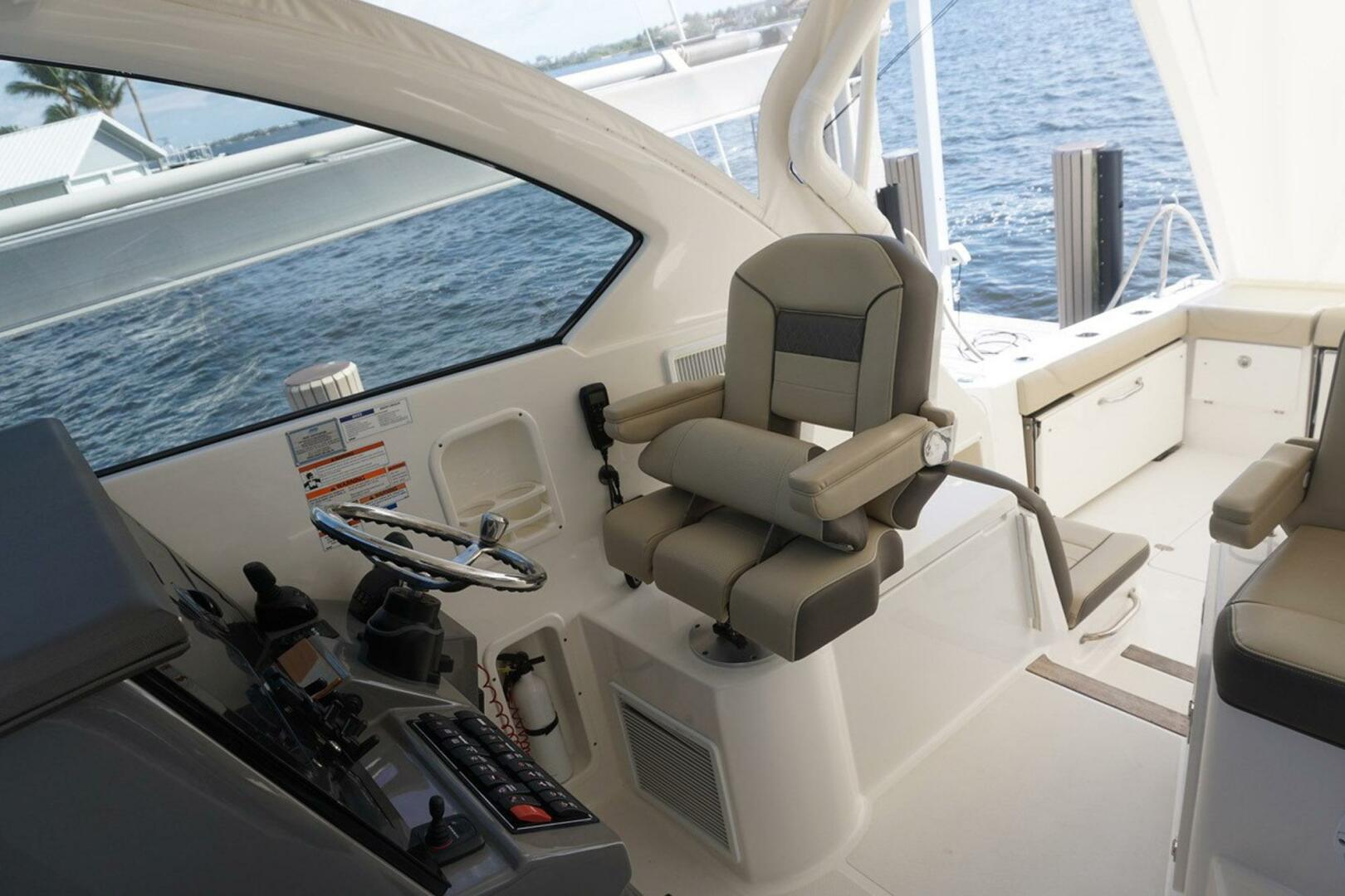 Pursuit-OS 355 Offshore 2019 -Boynton Beach-Florida-United States-4261300 | Thumbnail