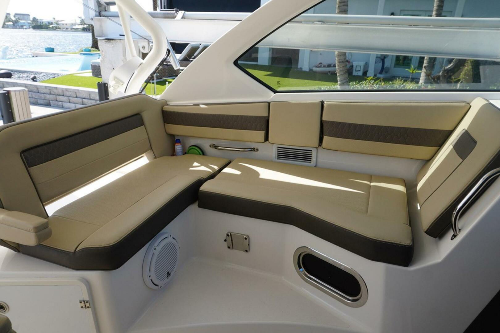 Pursuit-OS 355 Offshore 2019 -Boynton Beach-Florida-United States-4261303 | Thumbnail