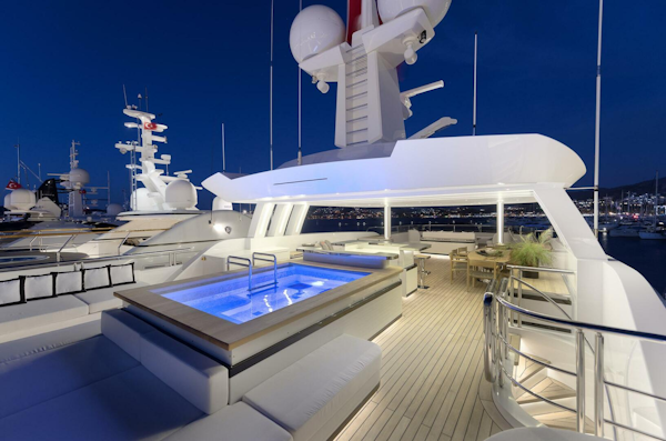 CMB Yachts 2017-Liquid Sky Cannes-France-4263611