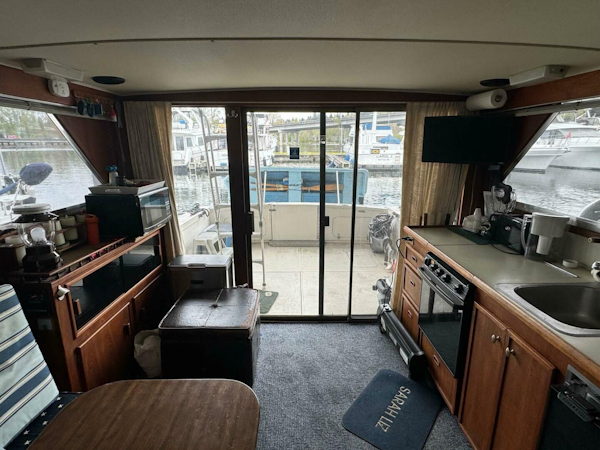 Uniflite-Sport Sedan 1976-SARAH LIZ Seattle-Washington-United States-4314390