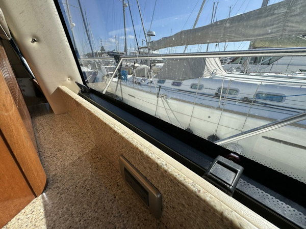 Meridian-411 Sedan Bridge 2006-Coastal Voyager Mount Pleasant-South Carolina-United States-4386571