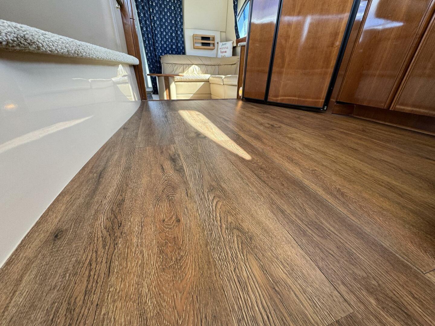 Meridian-411 Sedan Bridge 2006-Coastal Voyager Mount Pleasant-South Carolina-United States-4386567 | Thumbnail