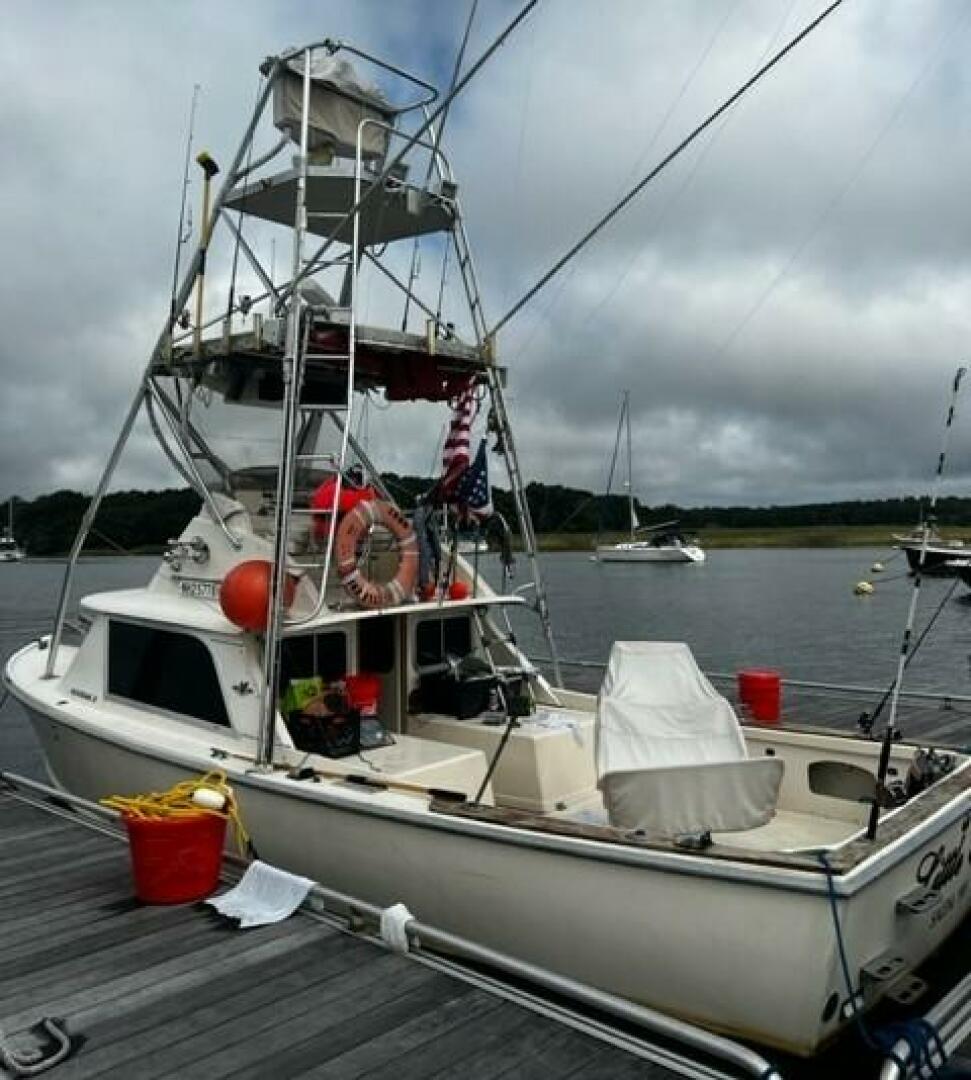 Bertram-31 1975-LITTLE EVA Newburyport-Massachusetts-United States-LITTLE EVA_Dockside Port-4339152 | Thumbnail