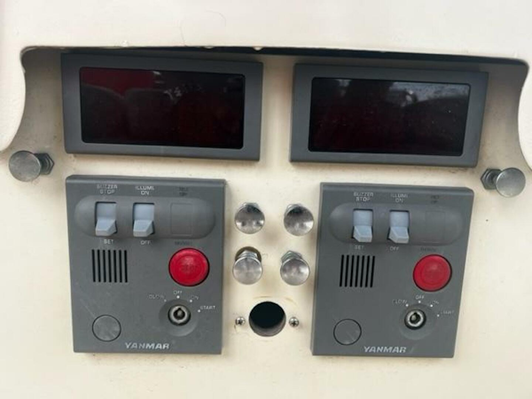 Bertram-31 1975-LITTLE EVA Newburyport-Massachusetts-United States-LITTLE EVA_Yanmar Engine Instruments-4339157