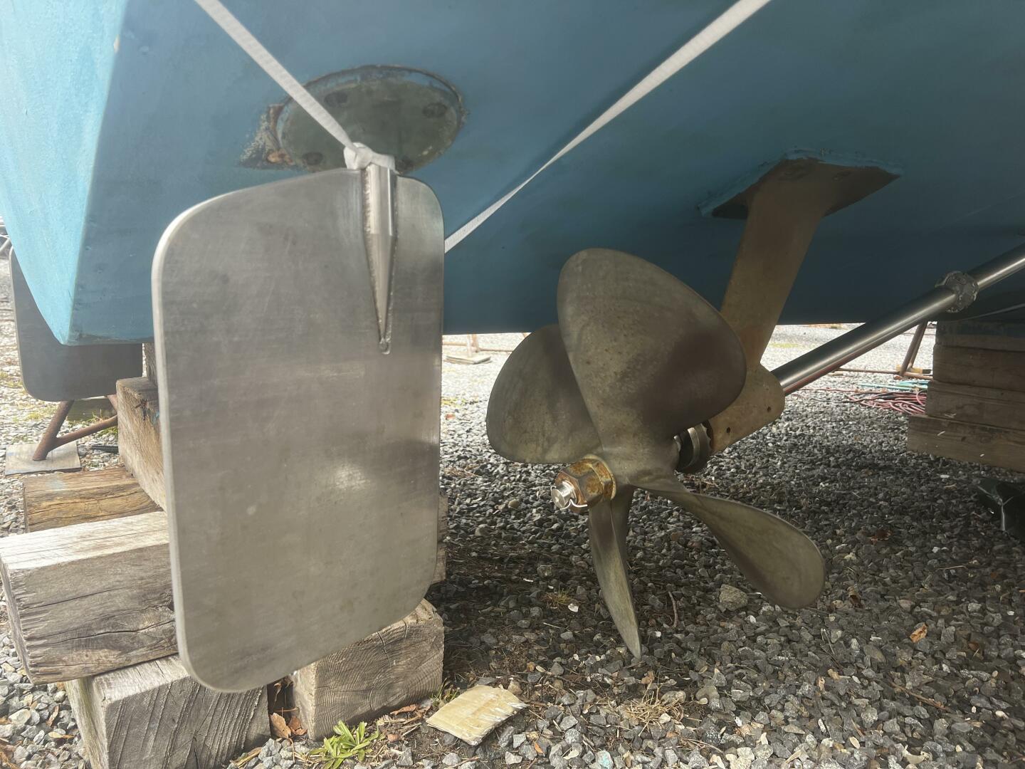 Bertram-31 1975-LITTLE EVA Newburyport-Massachusetts-United States-LITTLE EVA_Oversized Rudder & Propeller-4339163 | Thumbnail