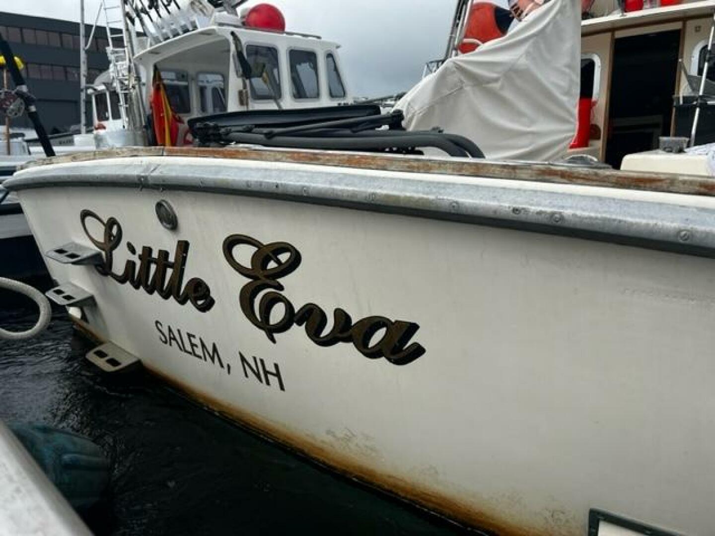 Bertram-31 1975-LITTLE EVA Newburyport-Massachusetts-United States-LITTLE EVA_Transom-4339168 | Thumbnail