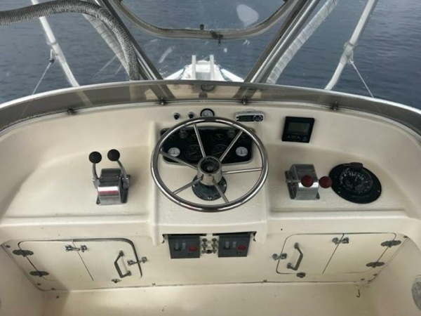 Bertram-31 1975-LITTLE EVA Newburyport-Massachusetts-United States-LITTLE EVA_Steering Station Under Wrap-4339167