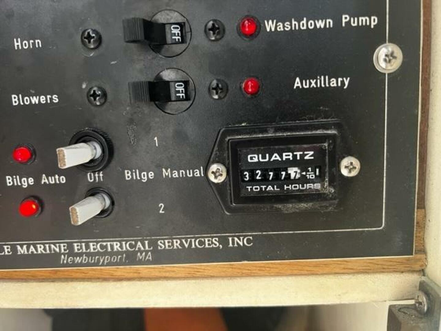 Bertram-31 1975-LITTLE EVA Newburyport-Massachusetts-United States-LITTLE EVA_Genset Breaker-4339154 | Thumbnail