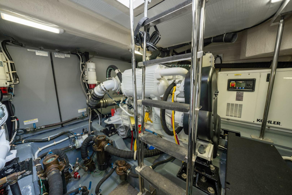 Carver-C52 Command Bridge 2018-ROLL TIDE II Fort Lauderdale-Florida-United States-4370529