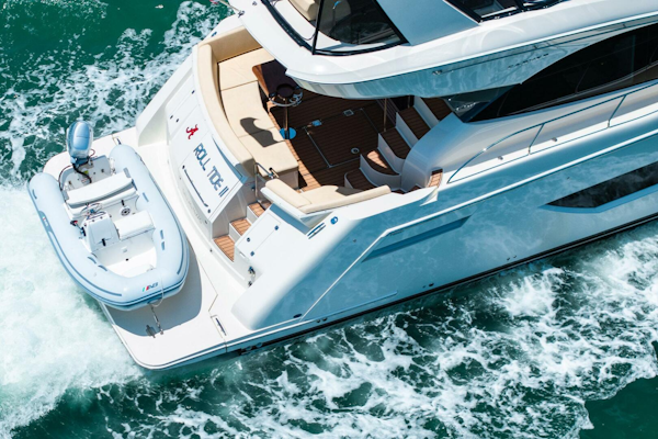 Carver-C52 Command Bridge 2018-ROLL TIDE II Fort Lauderdale-Florida-United States-4370534