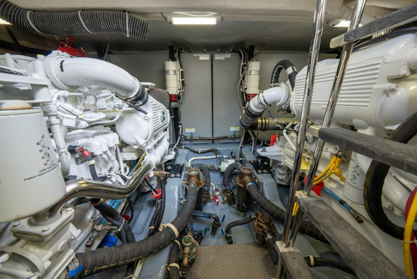 Carver-C52 Command Bridge 2018-ROLL TIDE II Fort Lauderdale-Florida-United States-4370527