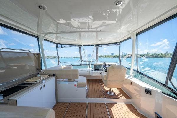 Carver-C52 Command Bridge 2018-ROLL TIDE II Fort Lauderdale-Florida-United States-4370521