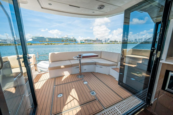 Carver-C52 Command Bridge 2018-ROLL TIDE II Fort Lauderdale-Florida-United States-4370524