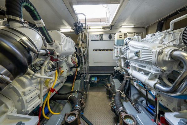 Carver-C52 Command Bridge 2018-ROLL TIDE II Fort Lauderdale-Florida-United States-4370530