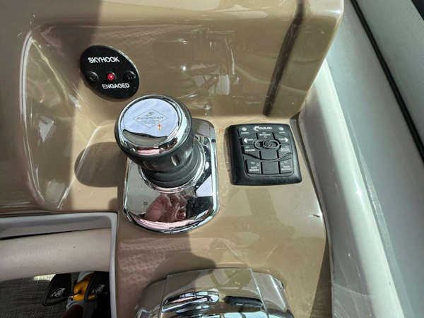 Crownline-350 SY 2015 -Essex-Maryland-United States-4377876