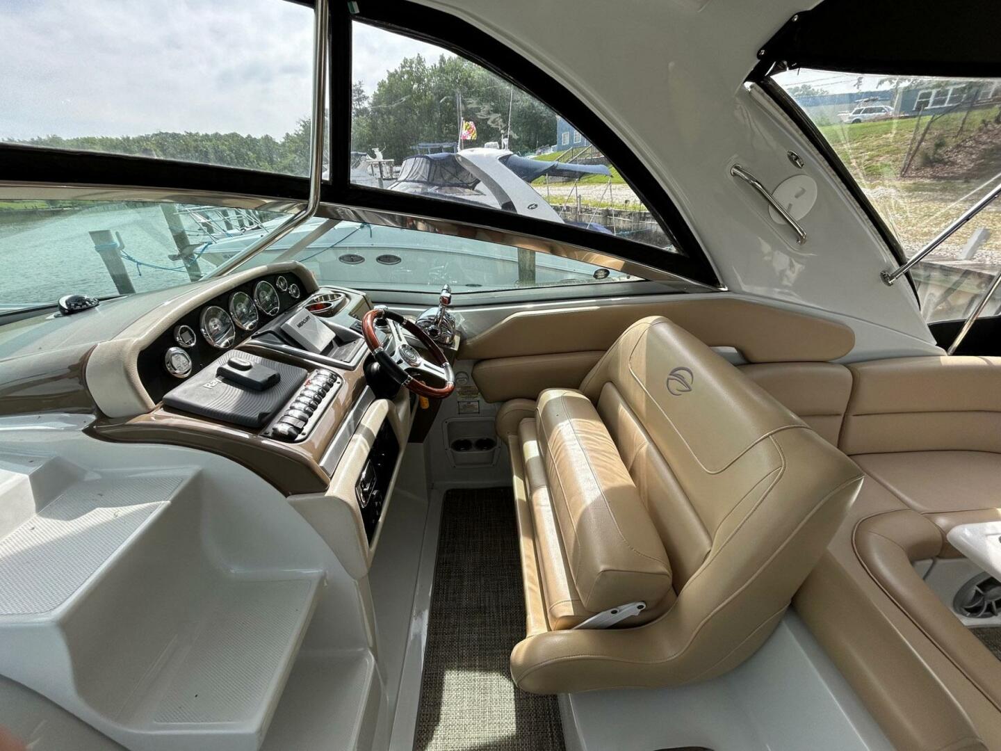 Crownline-350 SY 2015 -Essex-Maryland-United States-4377880 | Thumbnail