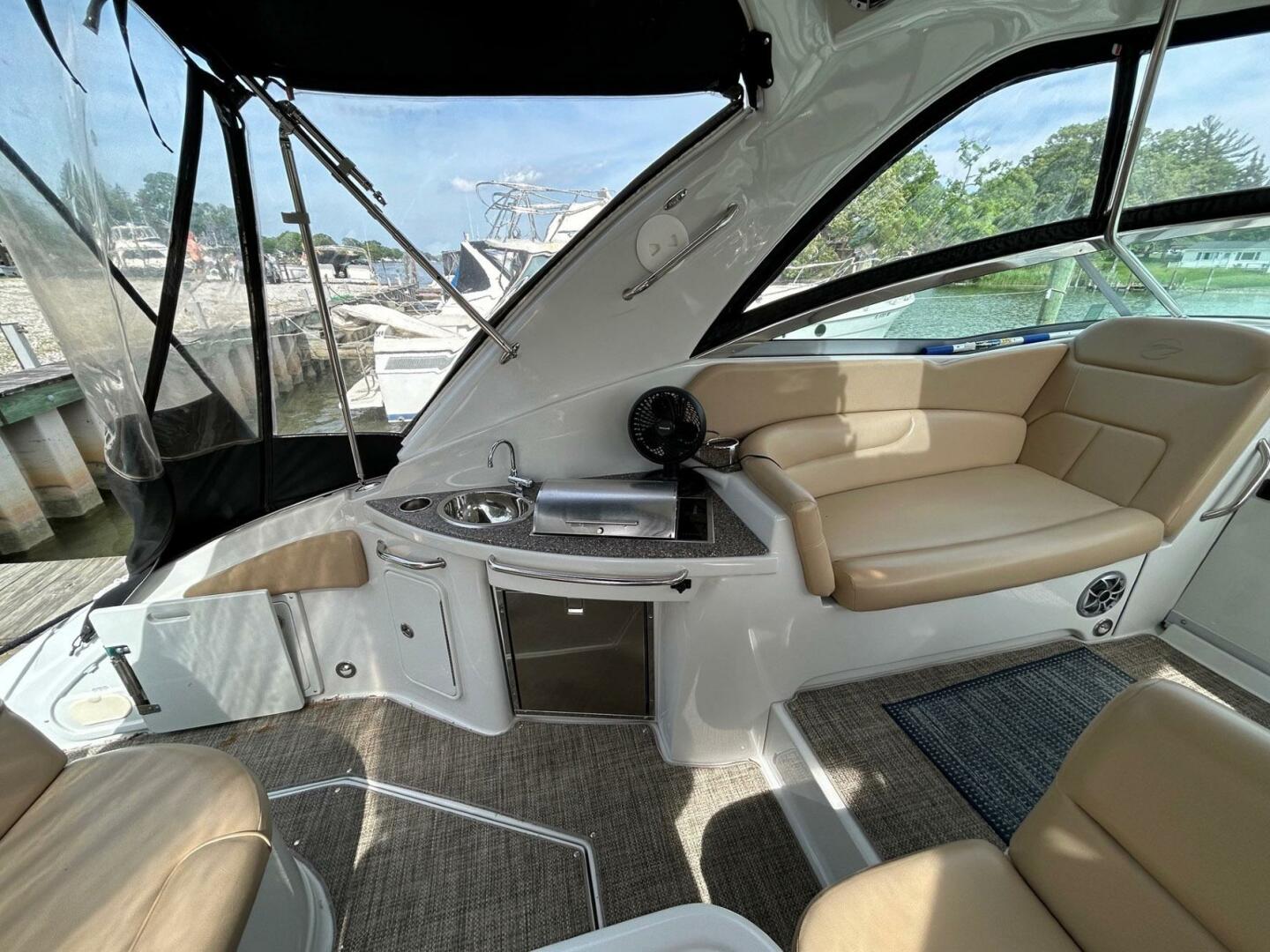 Crownline-350 SY 2015 -Essex-Maryland-United States-4377883 | Thumbnail