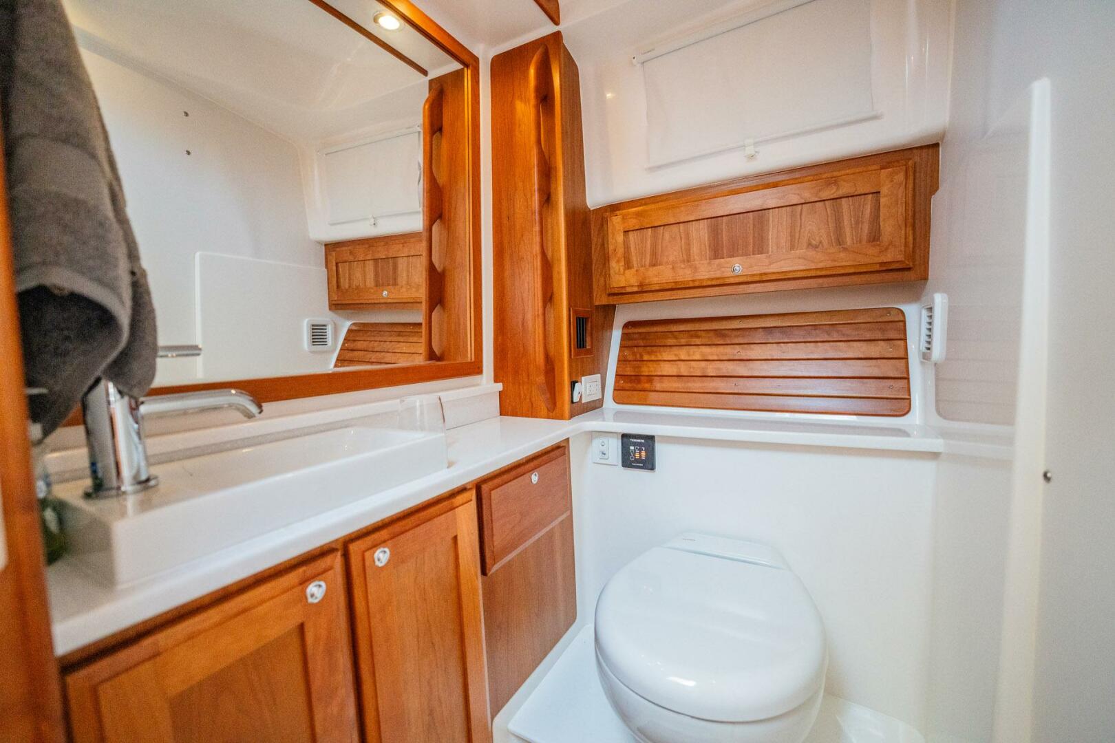 Back Cove-34O 2021-Blue Moon Longboat Key-Florida-United States-4381195 | Thumbnail