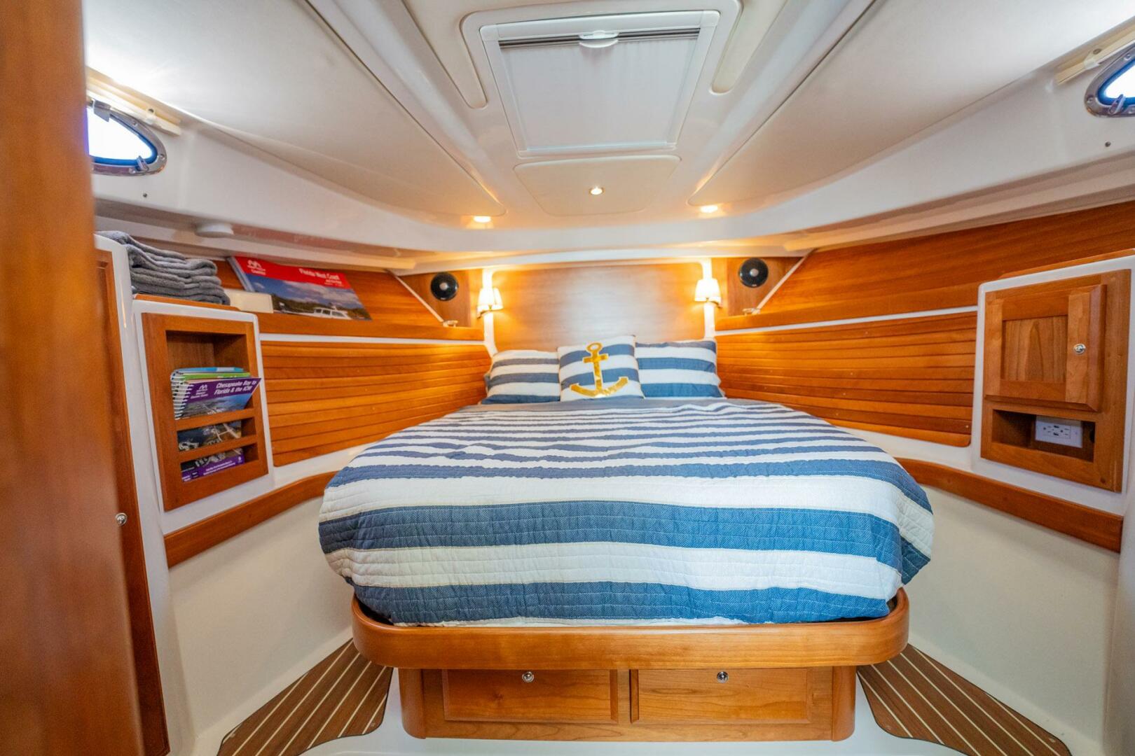 Back Cove-34O 2021-Blue Moon Longboat Key-Florida-United States-4381190 | Thumbnail