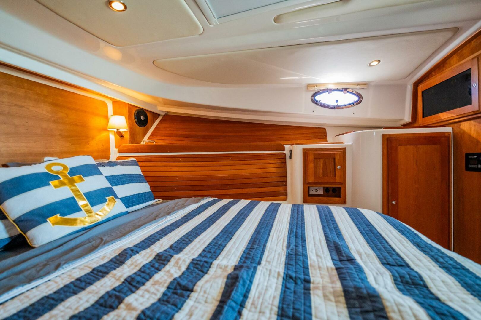 Back Cove-34O 2021-Blue Moon Longboat Key-Florida-United States-4381194 | Thumbnail