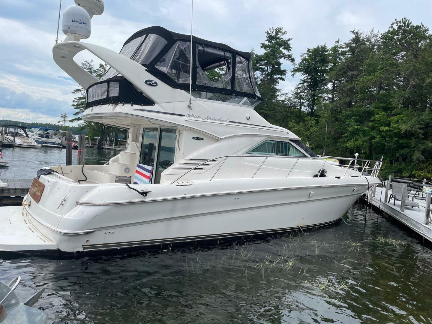 リリパットレーン371☆THE BOAT YARD Hat Trick Sea Ray 40' 2003 Gilford, New Hampshire
