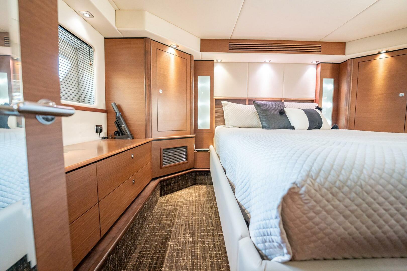 Sea Ray-580 Sundancer 2013-NO SHOES West Palm Beach-Florida-United States-4429250 | Thumbnail