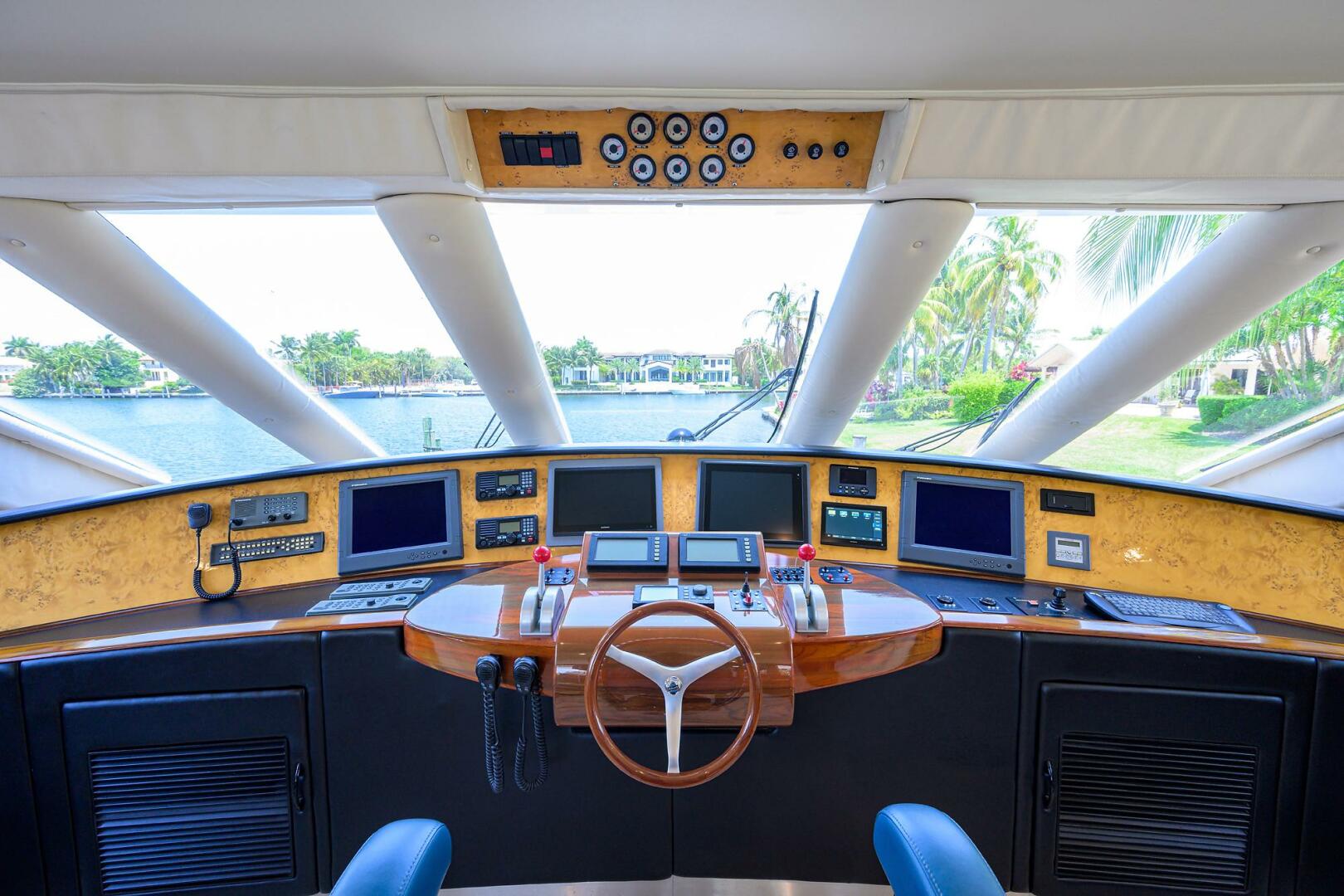 Sea Force IX-82 Enclosed Bridge 2004-JR Coral Gables-Florida-United States-4450296 | Thumbnail