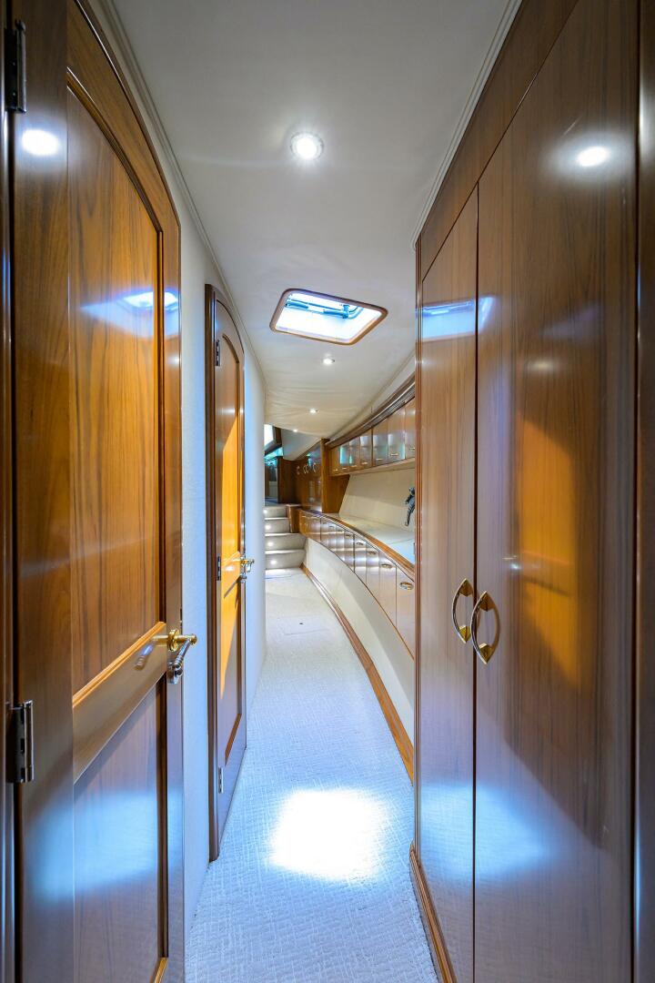 Sea Force IX-82 Enclosed Bridge 2004-JR Coral Gables-Florida-United States-4450220 | Thumbnail