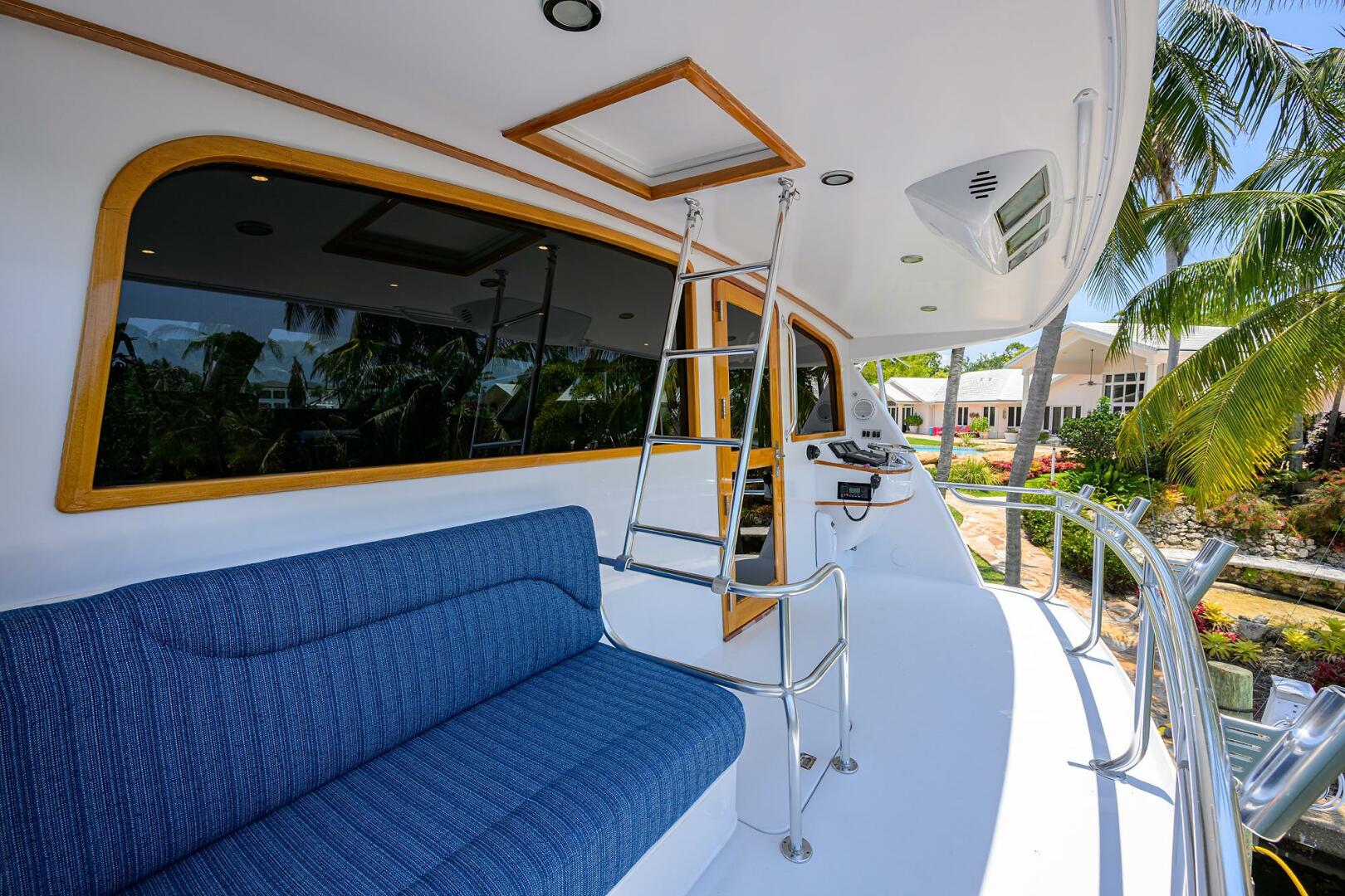 Sea Force IX-82 Enclosed Bridge 2004-JR Coral Gables-Florida-United States-4450376 | Thumbnail