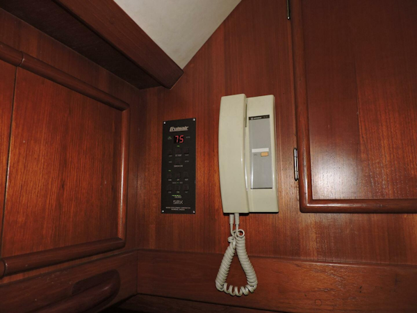 Post-44 1990-Lost Tarheel Fort Pierce-Florida-United States-32 AC Pannel Phone To Helm-4456869