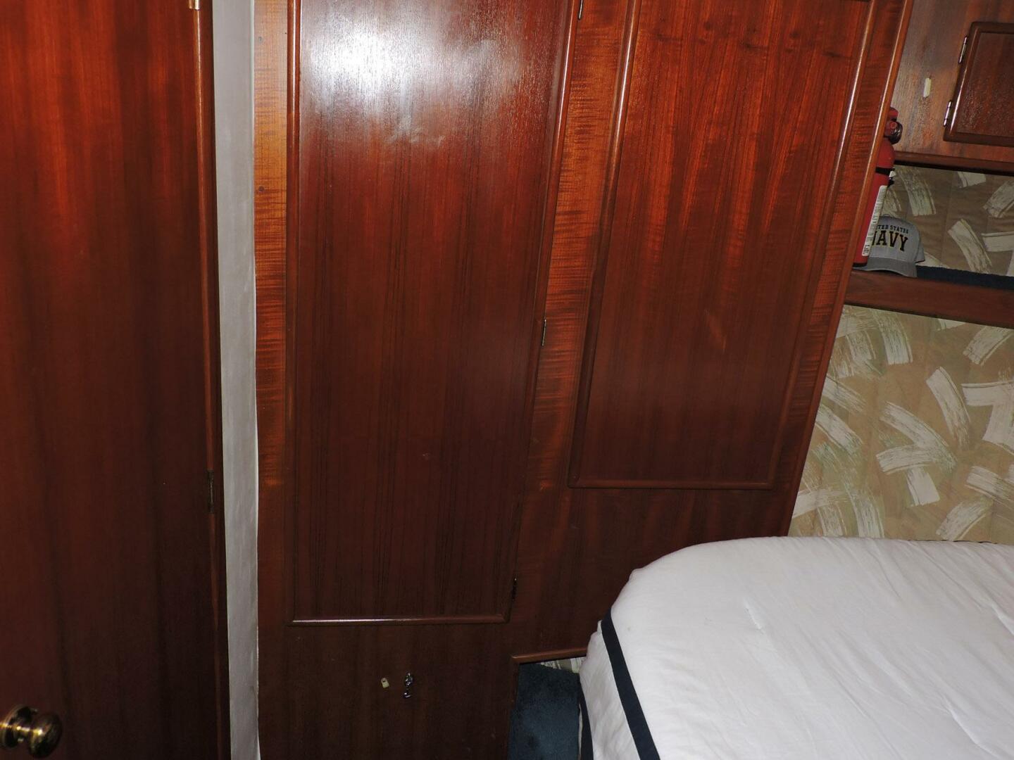 Post-44 1990-Lost Tarheel Fort Pierce-Florida-United States-37 Hanging Lockers-4456874 | Thumbnail