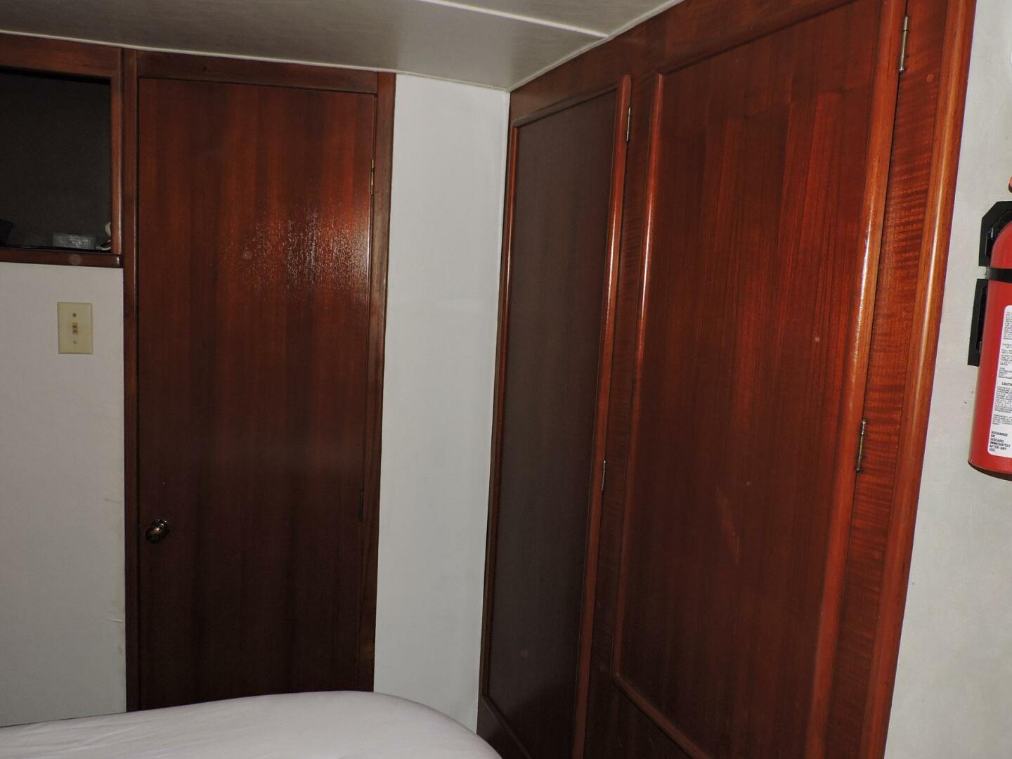 Post-44 1990-Lost Tarheel Fort Pierce-Florida-United States-40 Master Door-4456877 | Thumbnail