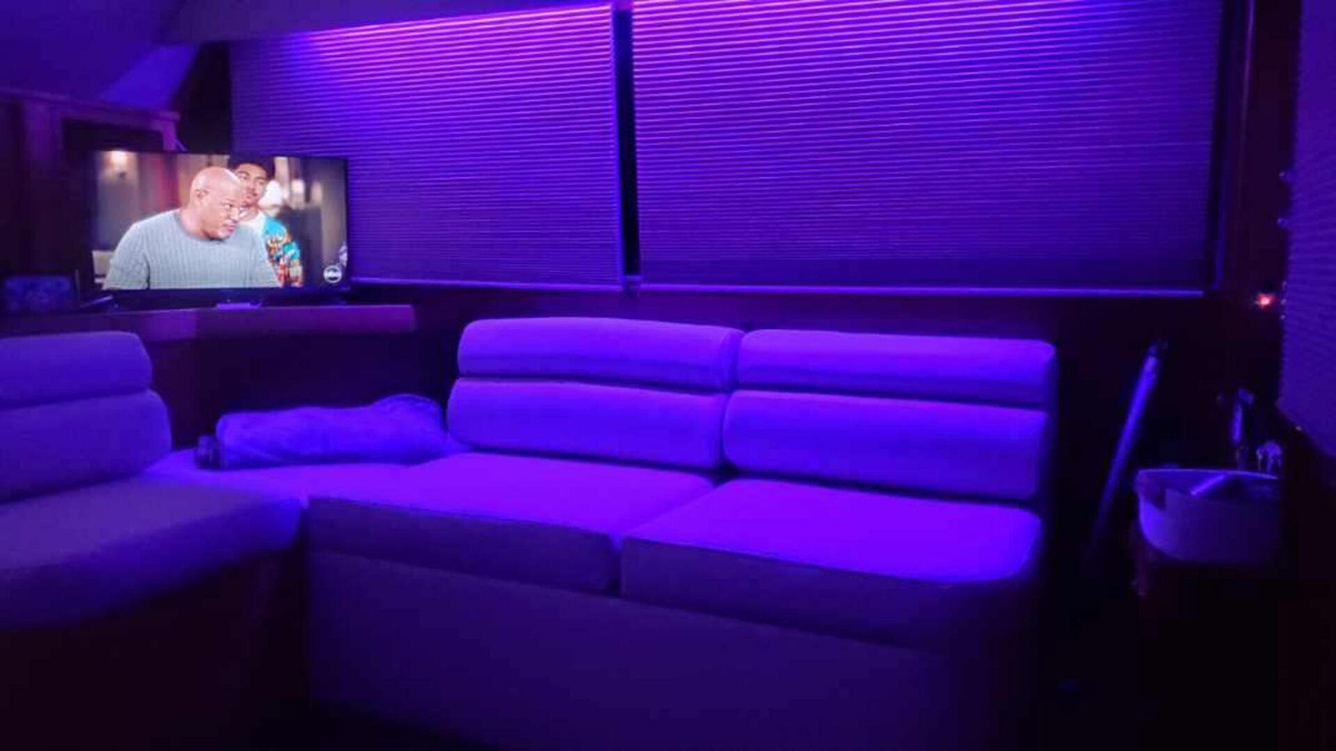 Post-44 1990-Lost Tarheel Fort Pierce-Florida-United States-24.5 Multi Color Lighting-4456848 | Thumbnail