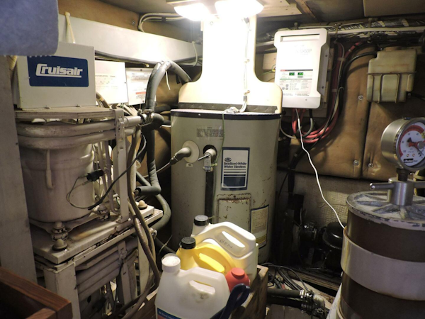 Post-44 1990-Lost Tarheel Fort Pierce-Florida-United States-54 Well Organized Mechanical-4456904
