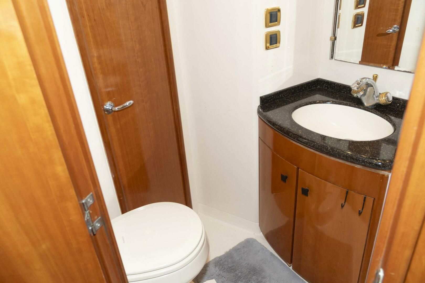 Carver-570 Voyager Pilothouse 2002-G SPOT Mount Pleasant-South Carolina-United States-4458772 | Thumbnail