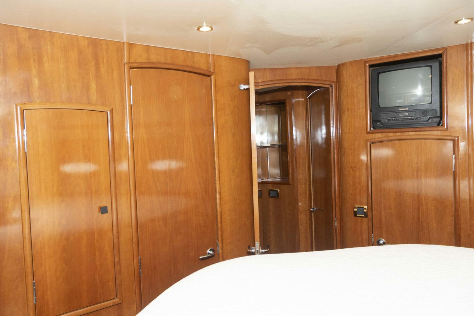 Carver-570 Voyager Pilothouse 2002-G SPOT Mount Pleasant-South Carolina-United States-4458767 | Thumbnail