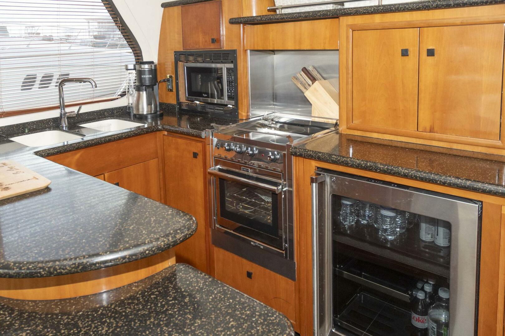 Carver-570 Voyager Pilothouse 2002-G SPOT Mount Pleasant-South Carolina-United States-4458732 | Thumbnail