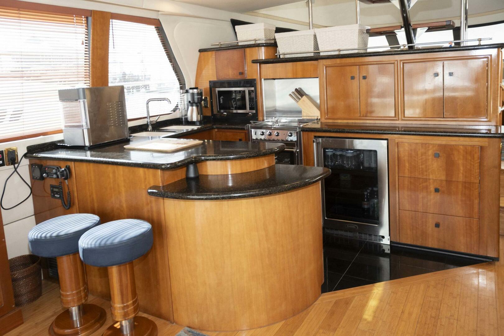 Carver-570 Voyager Pilothouse 2002-G SPOT Mount Pleasant-South Carolina-United States-4458730 | Thumbnail