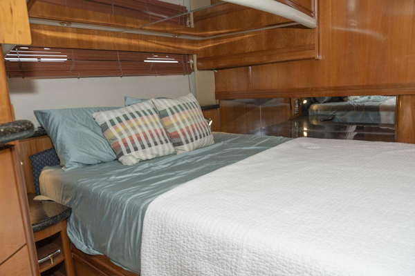 Carver-570 Voyager Pilothouse 2002-G SPOT Mount Pleasant-South Carolina-United States-4458758