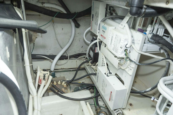 Carver-570 Voyager Pilothouse 2002-G SPOT Mount Pleasant-South Carolina-United States-4458791