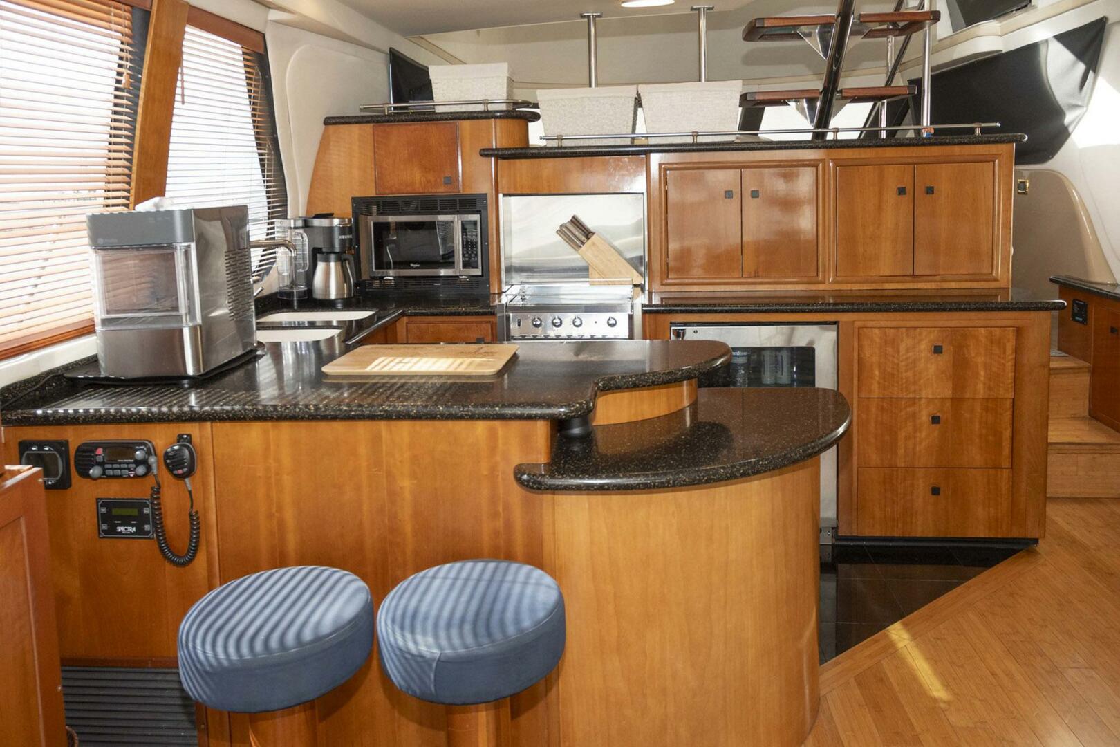 Carver-570 Voyager Pilothouse 2002-G SPOT Mount Pleasant-South Carolina-United States-4458735 | Thumbnail