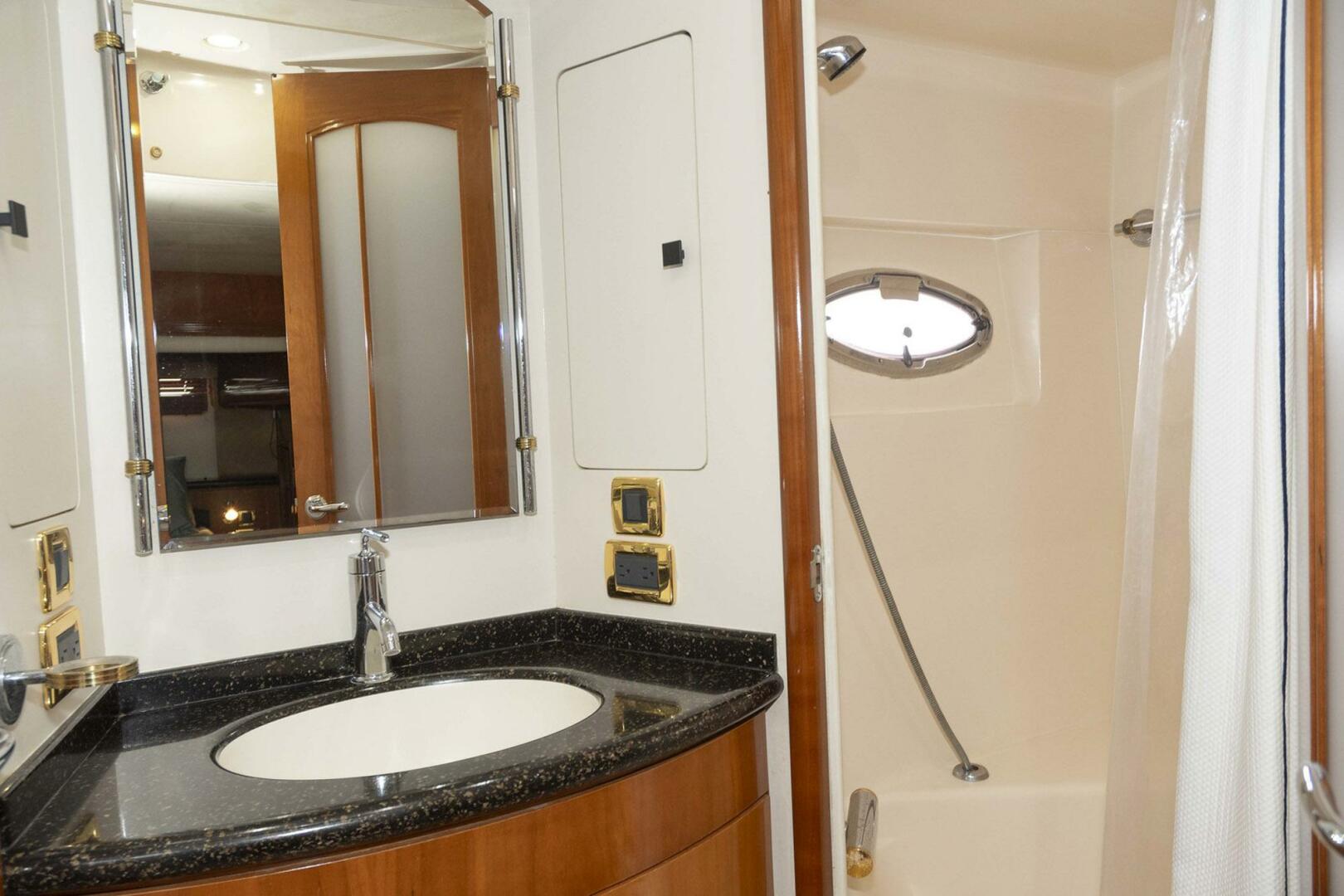 Carver-570 Voyager Pilothouse 2002-G SPOT Mount Pleasant-South Carolina-United States-4458762 | Thumbnail