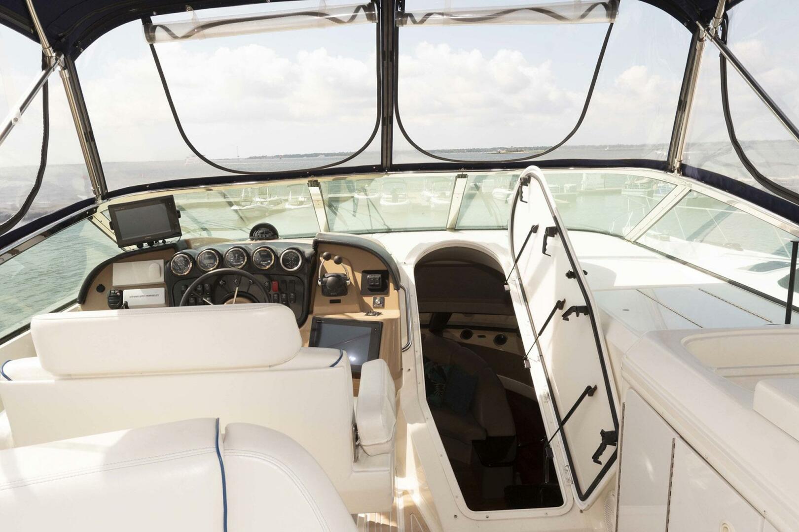 Carver-570 Voyager Pilothouse 2002-G SPOT Mount Pleasant-South Carolina-United States-4458686 | Thumbnail