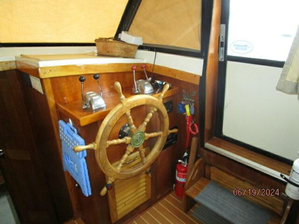 Mainship-40DC 1984-Phase II Bucksport-South Carolina-United States-40 Mainship lower helm1-4462866