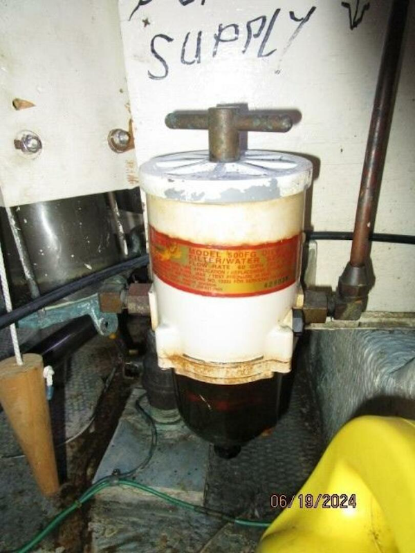 Mainship-40DC 1984-Phase II Bucksport-South Carolina-United States-40 Mainship starboard Racor fuel filter-4462893
