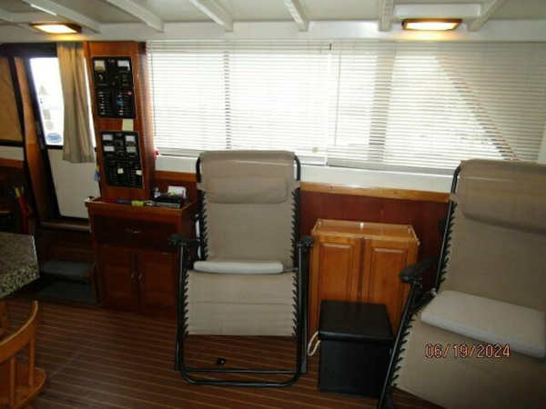 Mainship-40DC 1984-Phase II Bucksport-South Carolina-United States-40 Mainship salon starboard-4462889