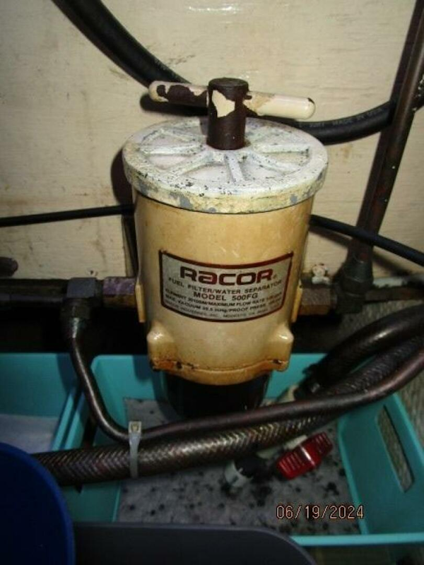 Mainship-40DC 1984-Phase II Bucksport-South Carolina-United States-40 Mainship port Racor fuel filter-4462882