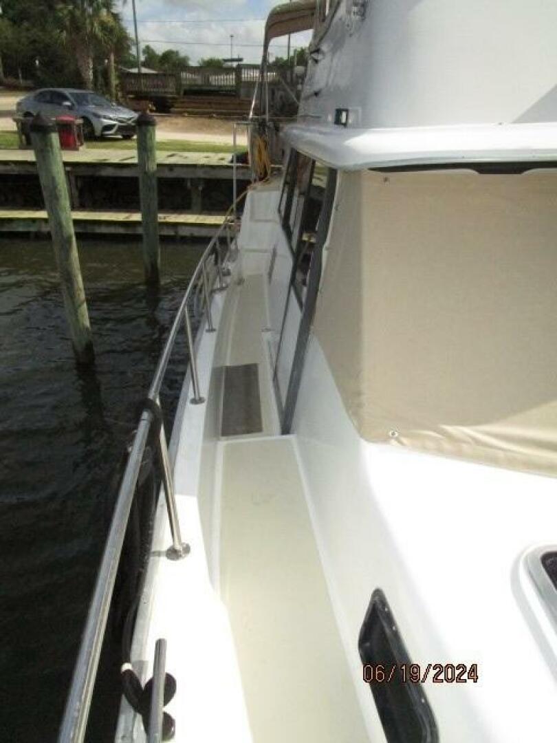 Mainship-40DC 1984-Phase II Bucksport-South Carolina-United States-40 Mainship starboard side deck1-4462894 | Thumbnail